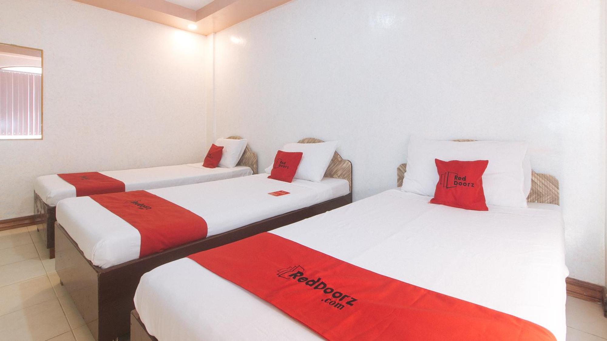 Reddoorz At Coco Grove Tourist Inn Panglao Extérieur photo