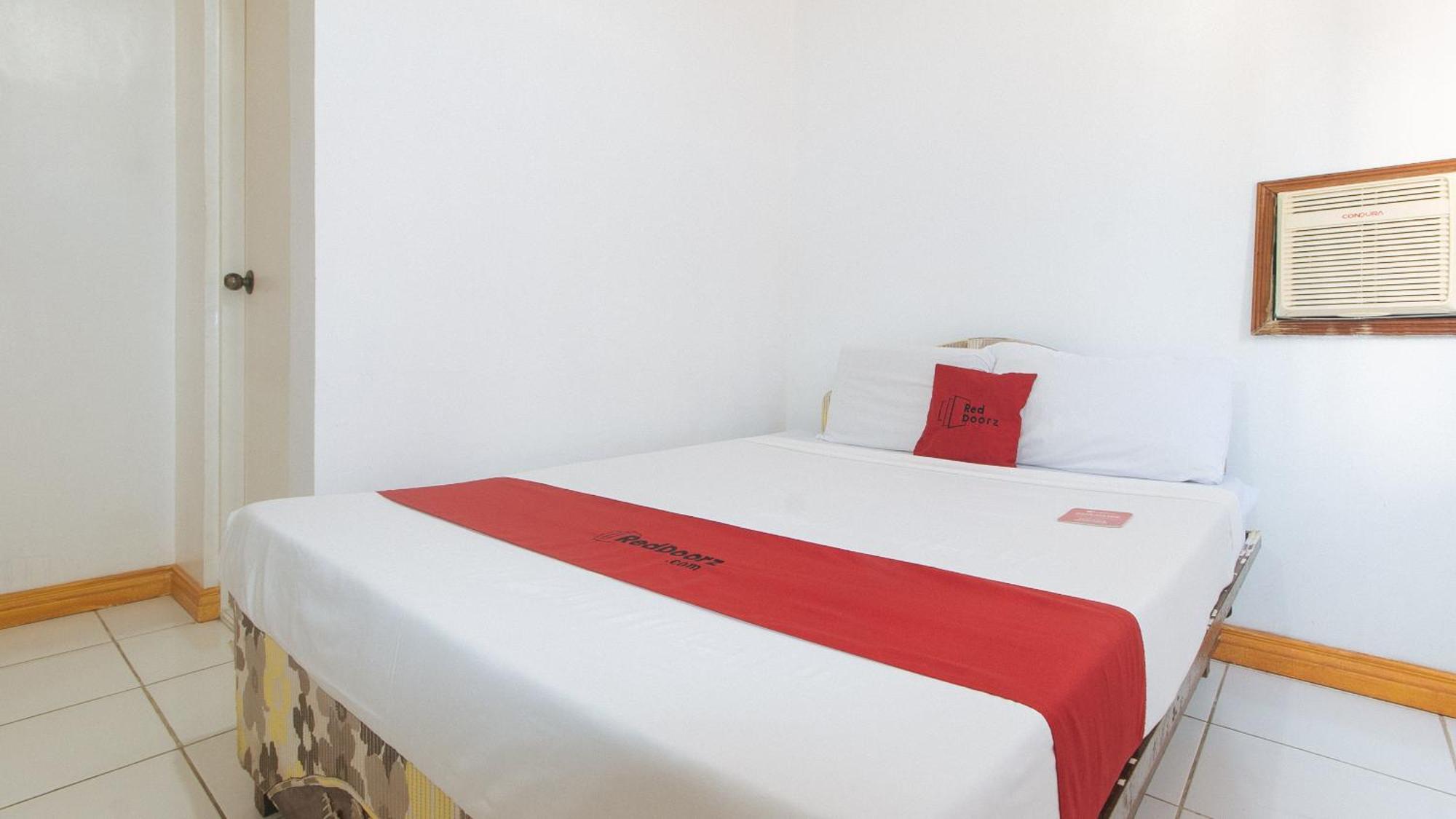 Reddoorz At Coco Grove Tourist Inn Panglao Extérieur photo