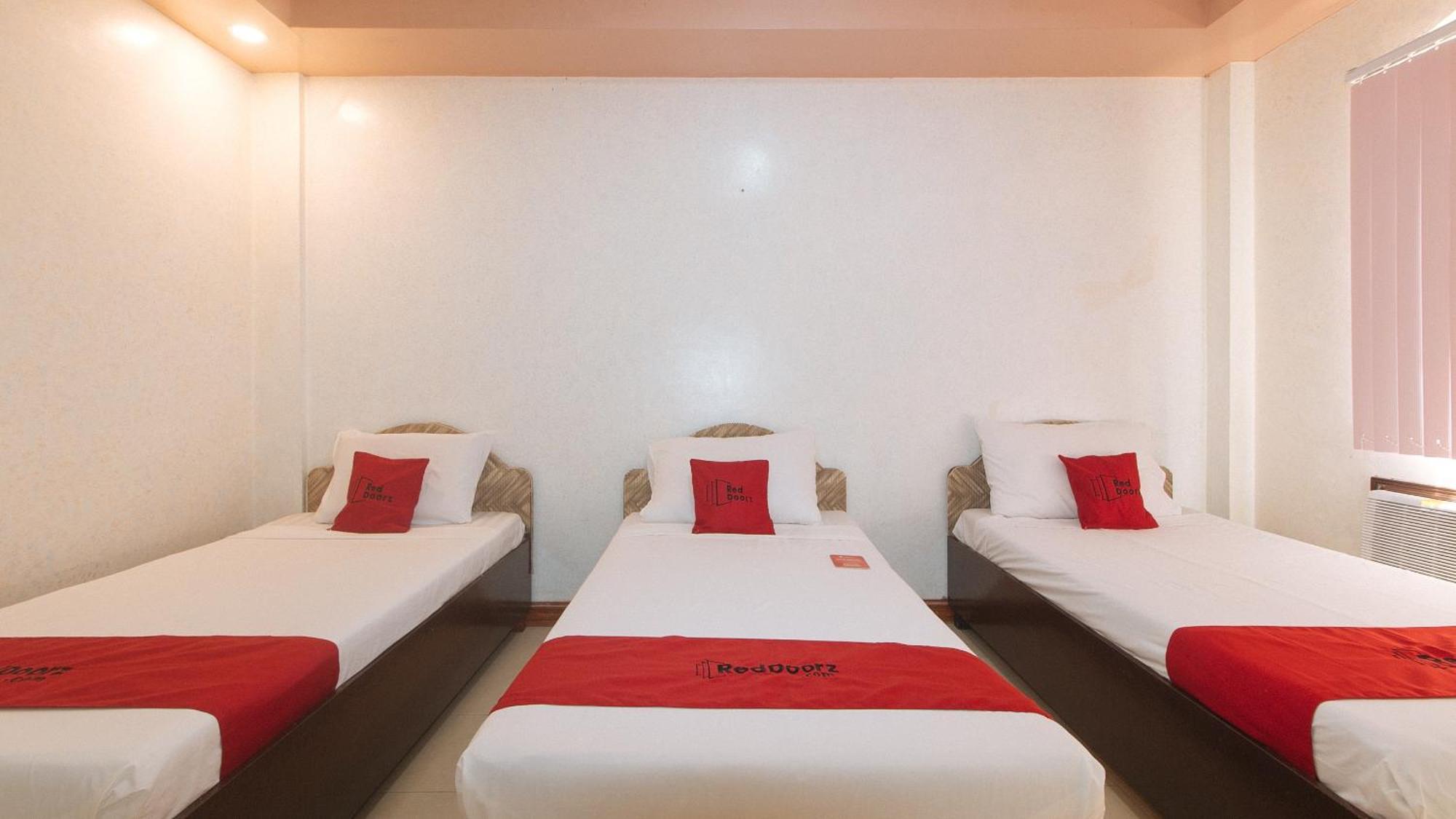 Reddoorz At Coco Grove Tourist Inn Panglao Extérieur photo